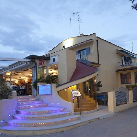 Hotel Gabbiano Сан-Доміно Екстер'єр фото